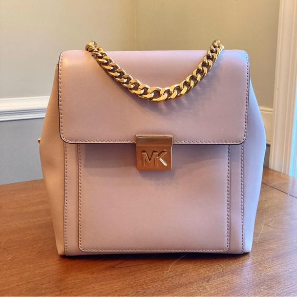 NWT Michael Kors Mindy Leather Backpack - Fawn - Picture 1 of 11